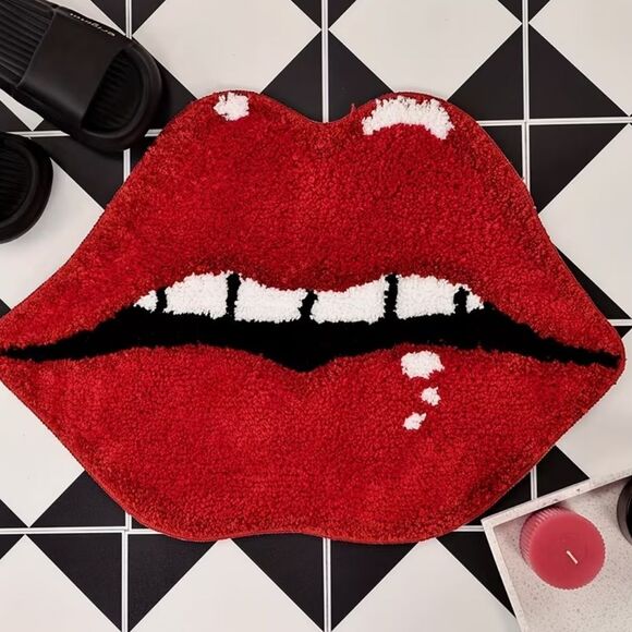 Red Lips rug - Picture 2 of 8